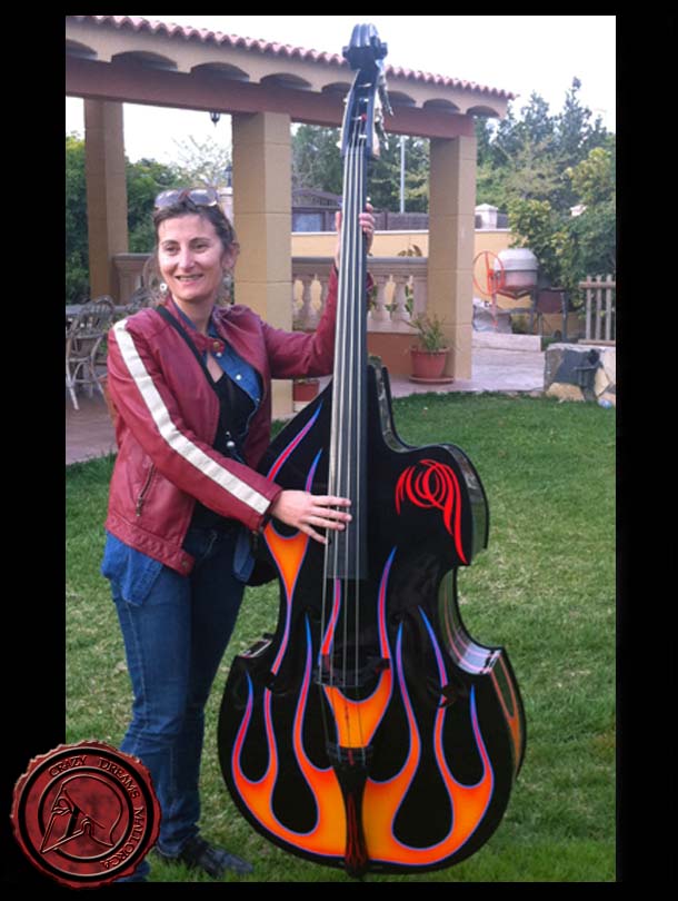 Crazy Dreams Mallorca, Contrabajo