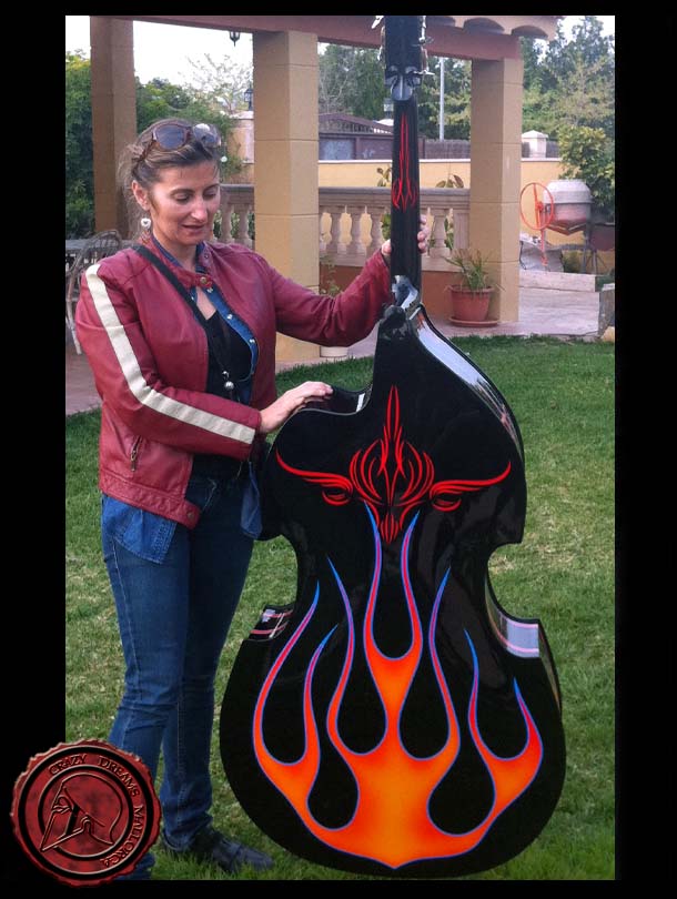 Crazy Dreams Mallorca, Contrabajo